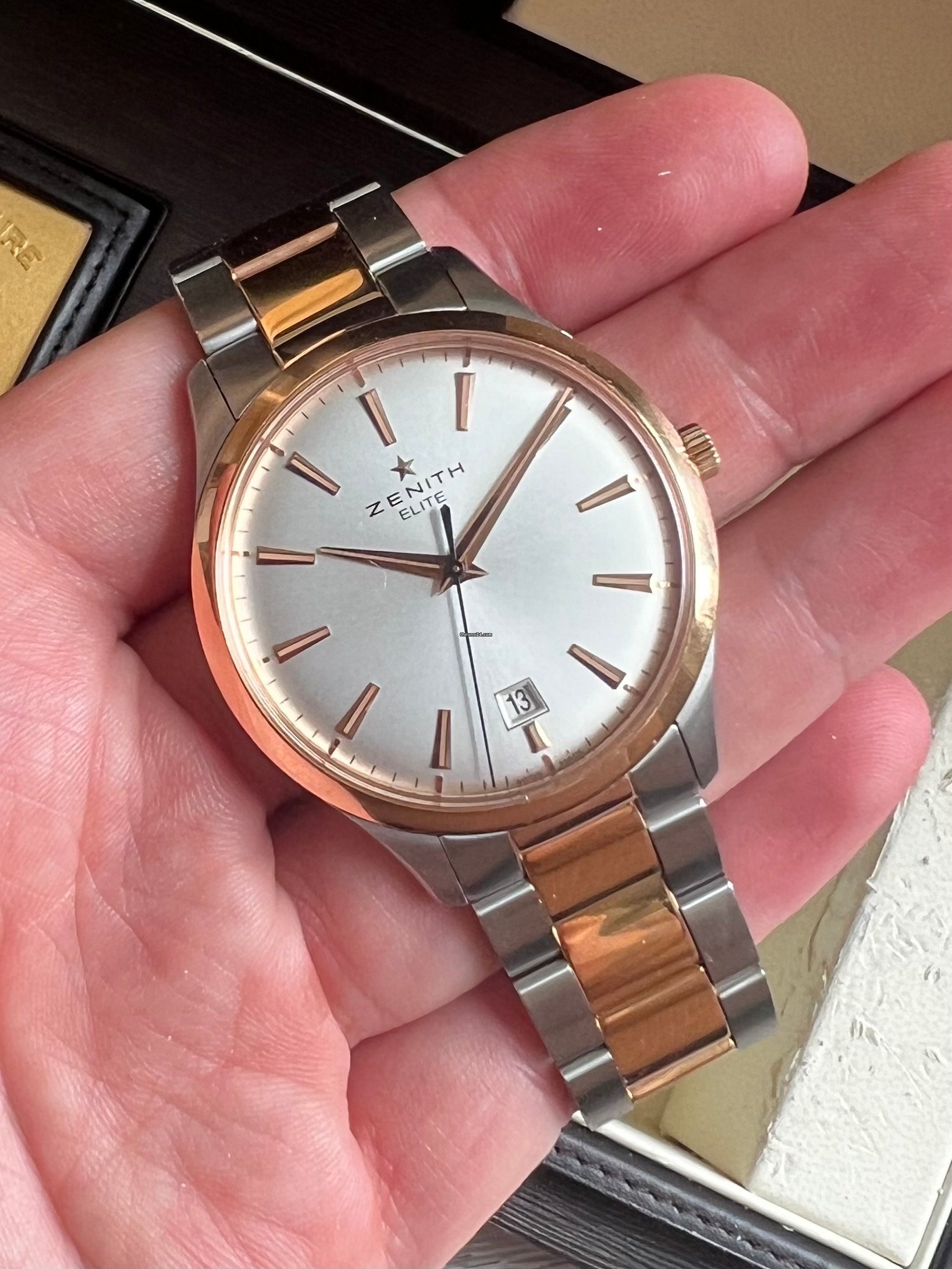 ダンシャ・リー 03.2020.670/21.C493 Zenith Captain Central Second Mens Black Dial