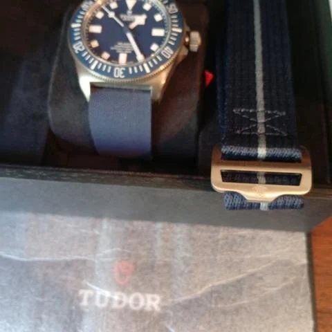 Tudor 25707B/22-0001