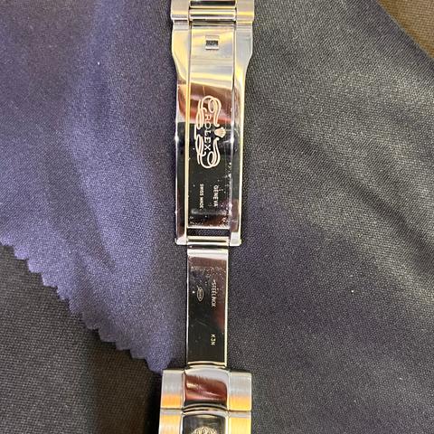 116300-0004