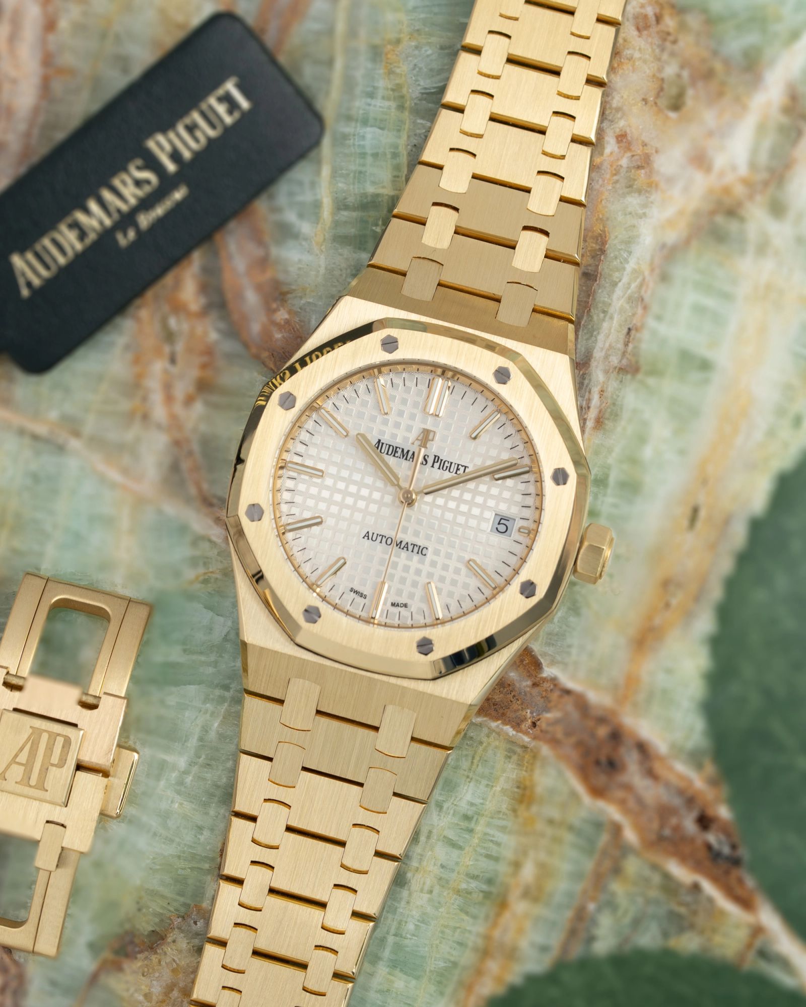 Audemars Piguet 15450BA.OO.1256BA.01