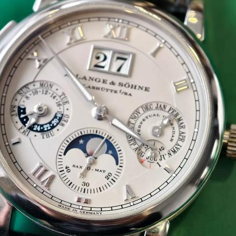 A. Lange & Söhne 310.025