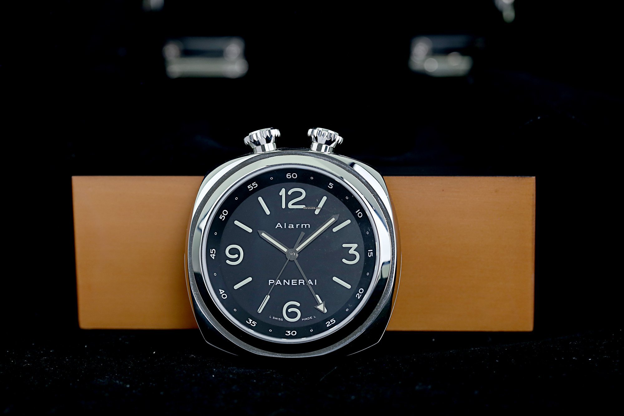PANERAI アラーム 時計 PAM00173 Panerai Travel Alarm Clock PAM00173 - Horoview