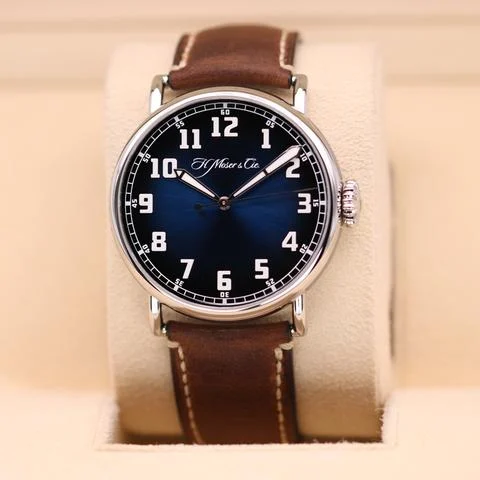 H. Moser & Cie 8200-1200
